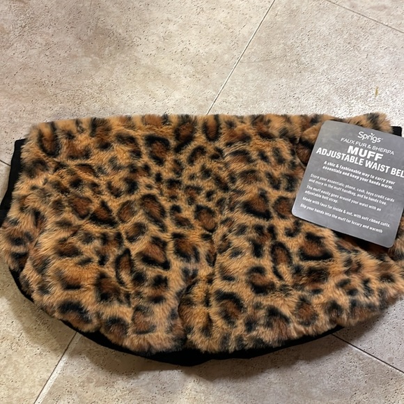 Sprigs faux fur & Sherpa muff adjustable waist belt - Picture 2 of 6